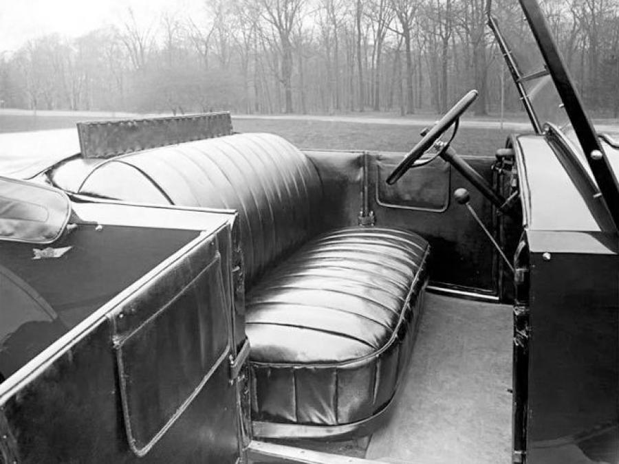 Интерьер Essex Roadster 1919 года  (фото 4 из 4)